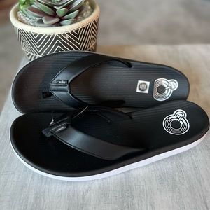 NWT Nike Bella Kai Thong flip flop. Size 10